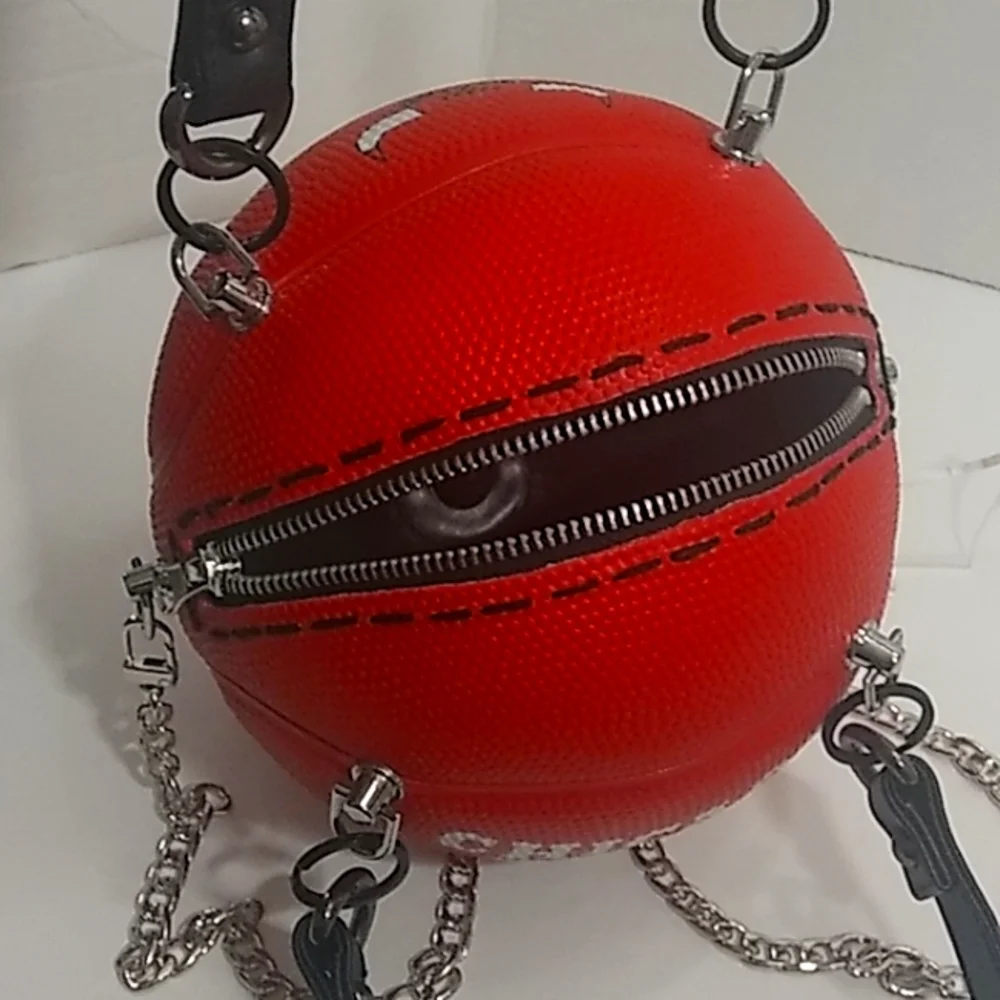 NWT LIMITED EDITION HANDMADE CHICAGO BULLS SMALL BASKETBALL PURSE π - Picture 14 of 17